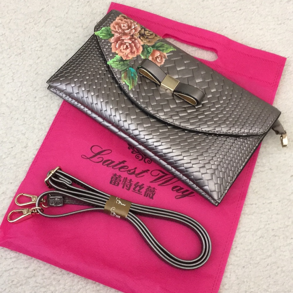 Latest Way Metallic Clutch/Crossbody NWOT
